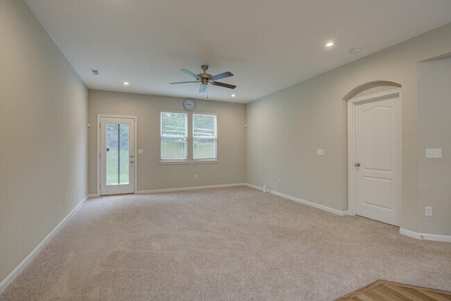 Building Photo - 10165 Lucille Ln