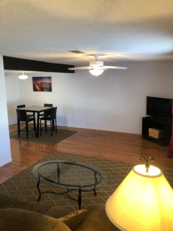 Foto principal - 3224 Longford Way