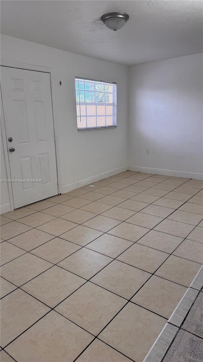 Foto del edificio - 3019 NW 204th Terrace