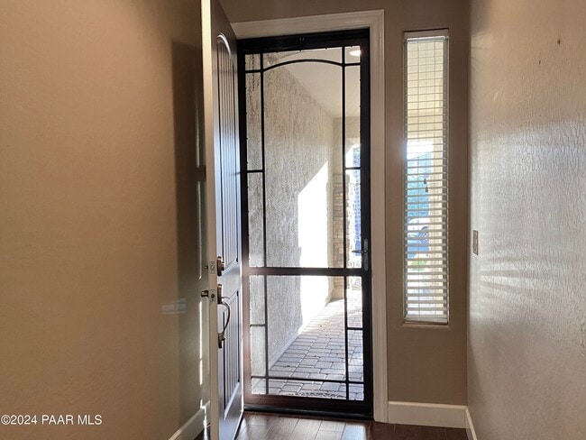 Building Photo - 1553 Range View Cir