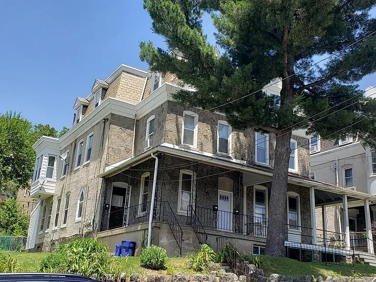 Foto principal - 163 Sumac St