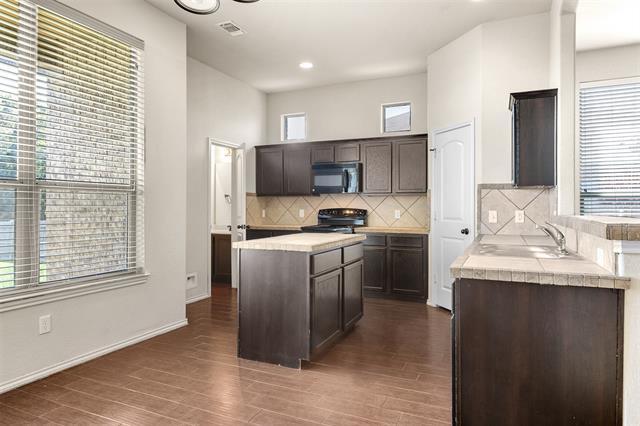 Foto del edificio - 377 Orbit Dr