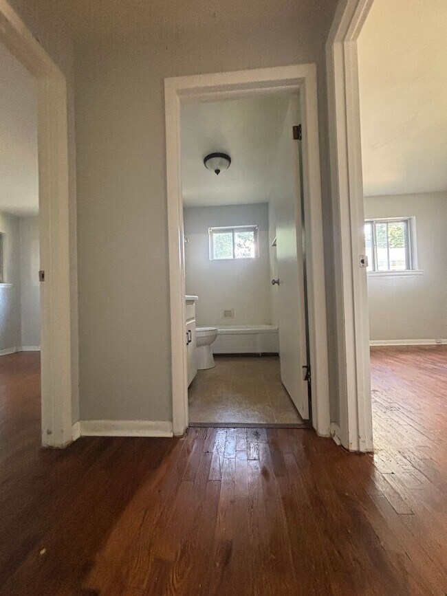 Foto del edificio - Available now 2 bedroom 1 bath apartment