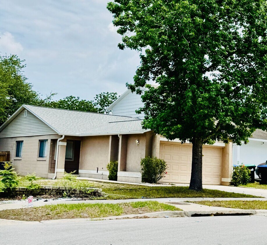 Primary Photo - Freshly Updated Home for Lease – Move-In R...