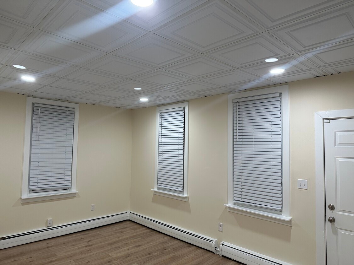 Foto principal - 360 Copeland Ave