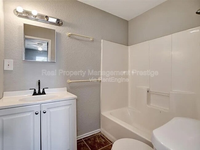 Building Photo - 5313 Perry Ave