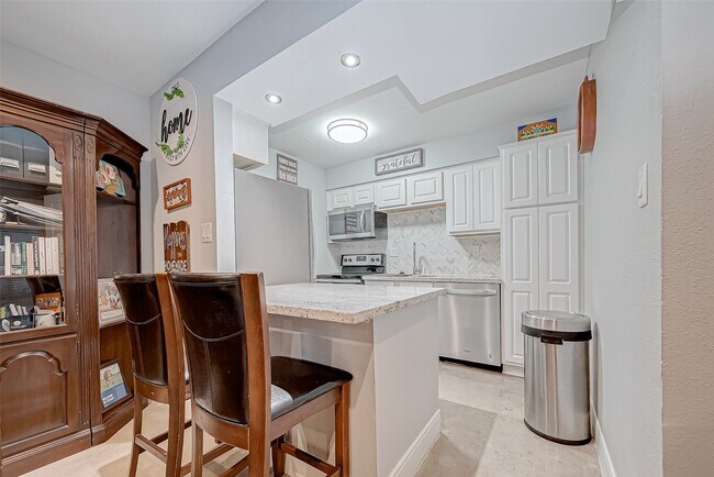 Foto del edificio - 1860 White Oak Dr