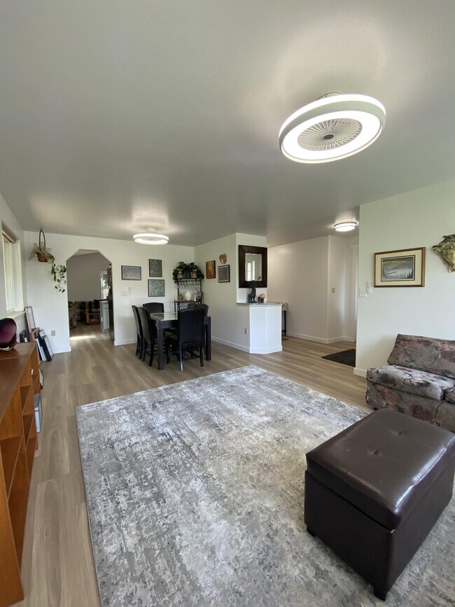 Foto del edificio - 6128 Thornbury Ct SE