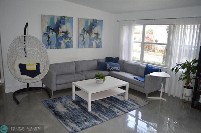 Foto del edificio - 8042 Clear Shores Cir