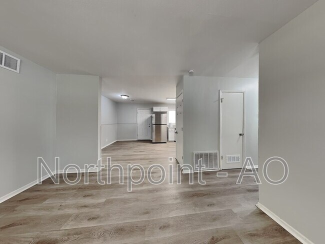 Foto del edificio - 6104 E 148th St
