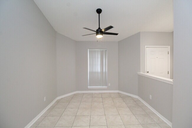 Foto del edificio - West Pensacola Brick Home with Vaulted Ceilings, Split Floor Plan, Open Living Design & Easy Acce...