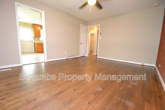 Foto del edificio - 5131 Lundy Dr
