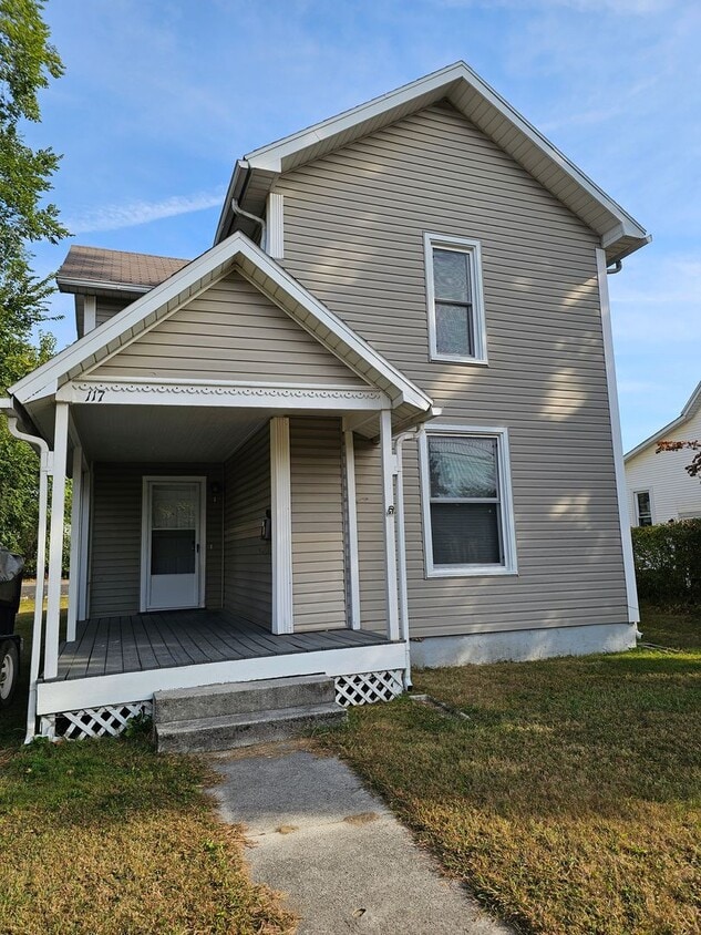 Primary Photo - Large Home in Heart of BG