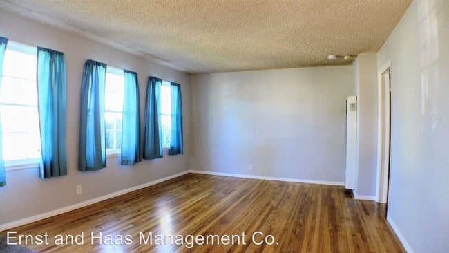 Building Photo - 3 br, 2 bath House - 918 E. 118th St.