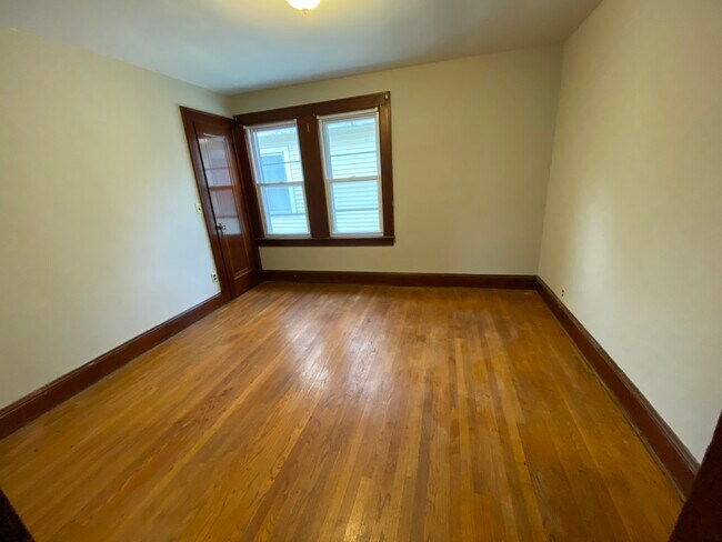Foto del edificio - 13 Clark Street - 1st Floor