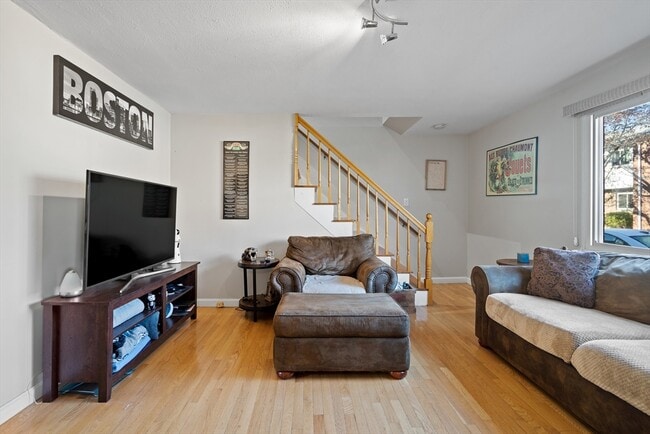 Building Photo - 41 Bishop Dr