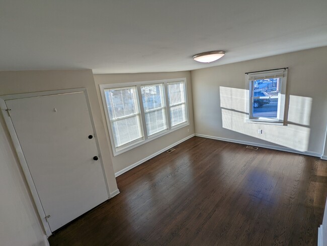 Living Room - 100 Chalmers Ave