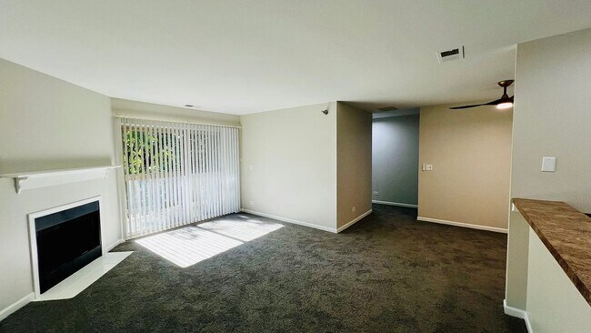 Building Photo - 104 Glengarry Dr