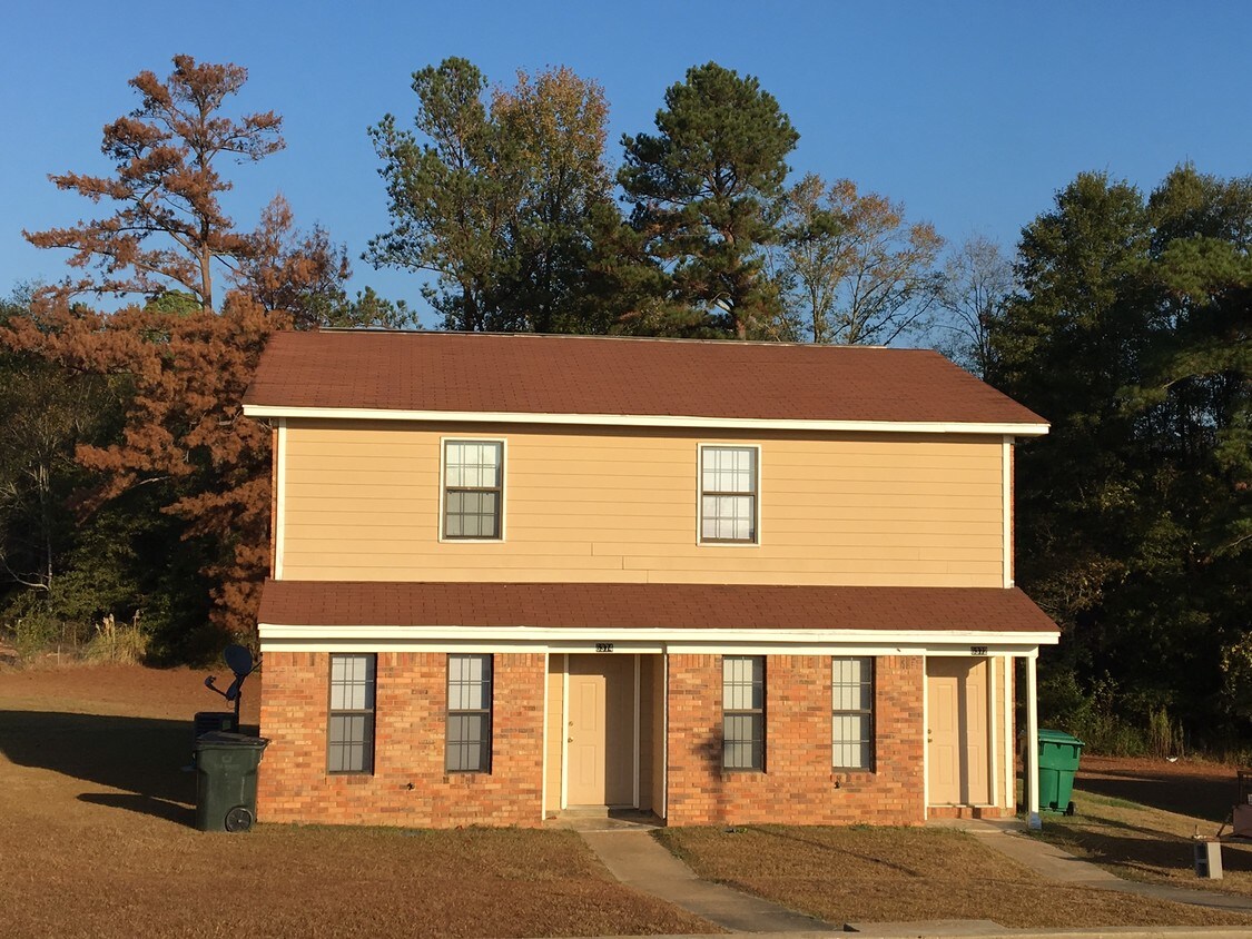 6374 Koosa Dr, Marion, MS 39342 Townhome Rentals in Marion MS