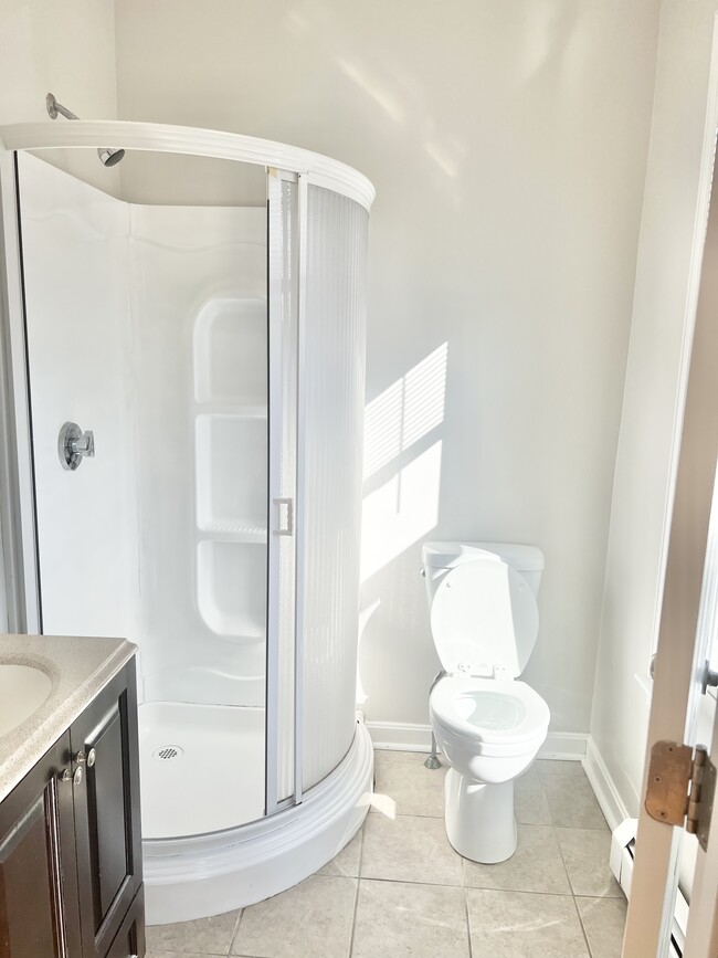 Unit 3 - Bathroom - 35 Edgewood St