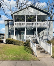 Building Photo - 416 E 63rd Terrace