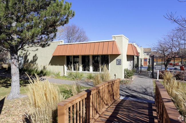 Building Photo - Highland Way Apartments