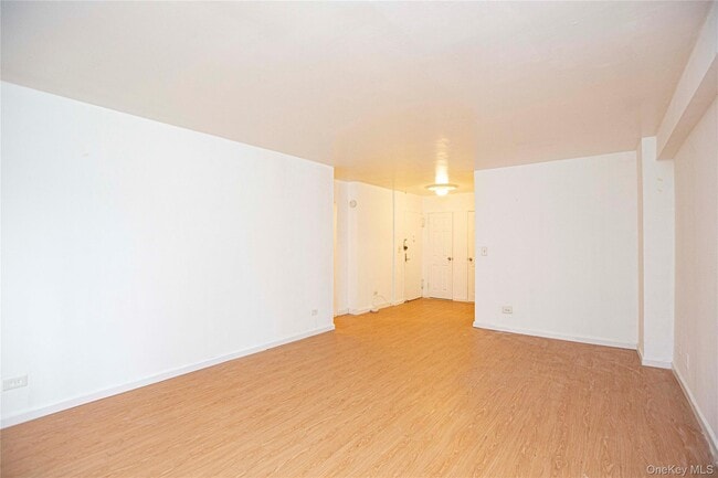 Building Photo - 330 E 49th St