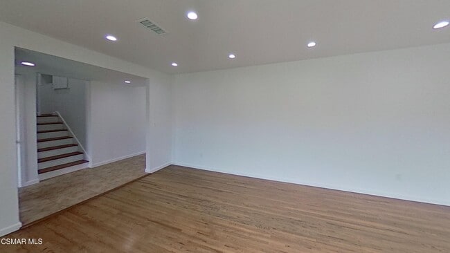 Foto del edificio - 845 La Grange Ave