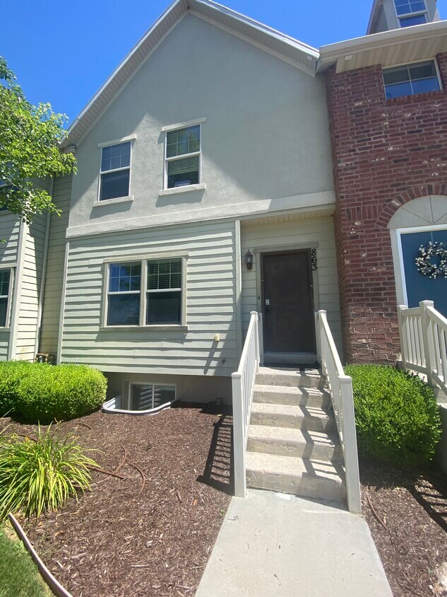 863 S Crescent Row, Mapleton, UT 84664 Townhome Rentals in Mapleton