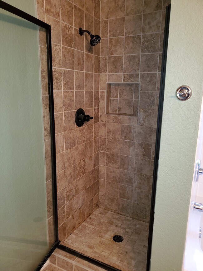 Master Bathroom Picture 2 of 5 - 3428 Bandera Ranch Rd