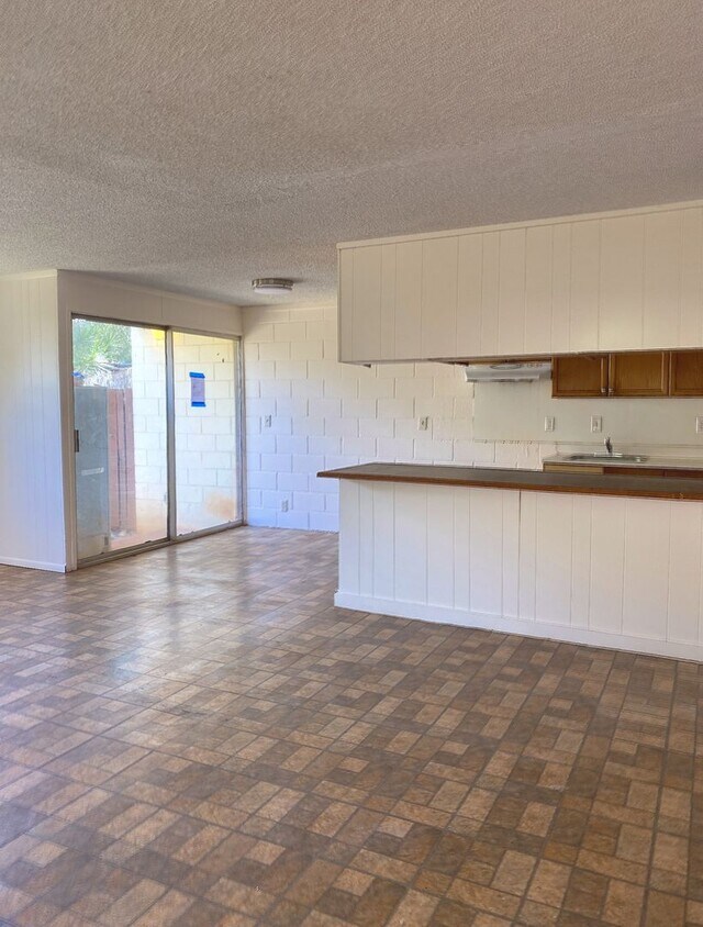 Foto principal - 3/1 | 2 car carport | $2,100.00 | avail 7/...