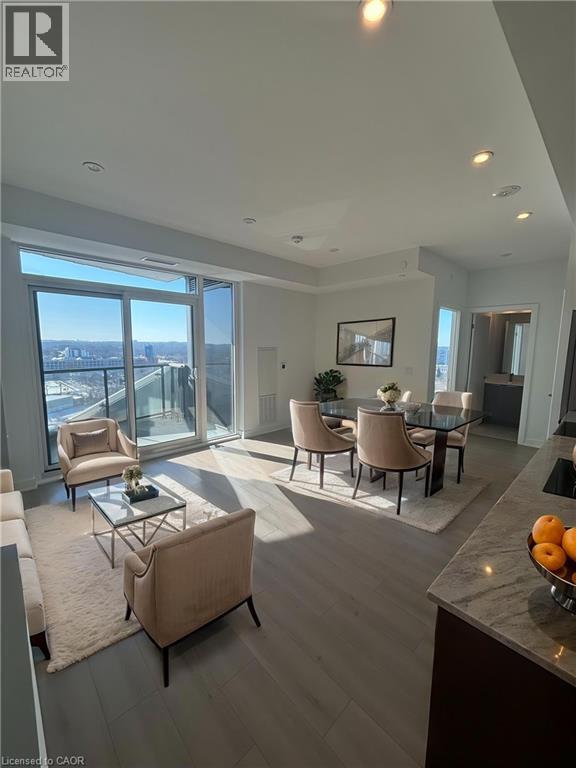 Building Photo - 25 Wellington St S