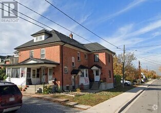 Building Photo - 323-323 Queenston St