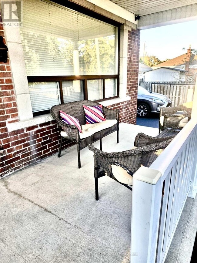 Photo du bâtiment - 2 Coolhurst Dr