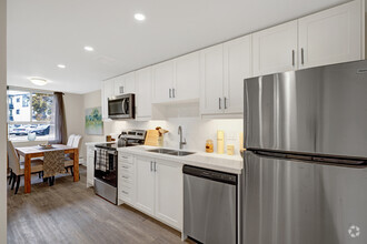 Building Photo - 977 Mohawk