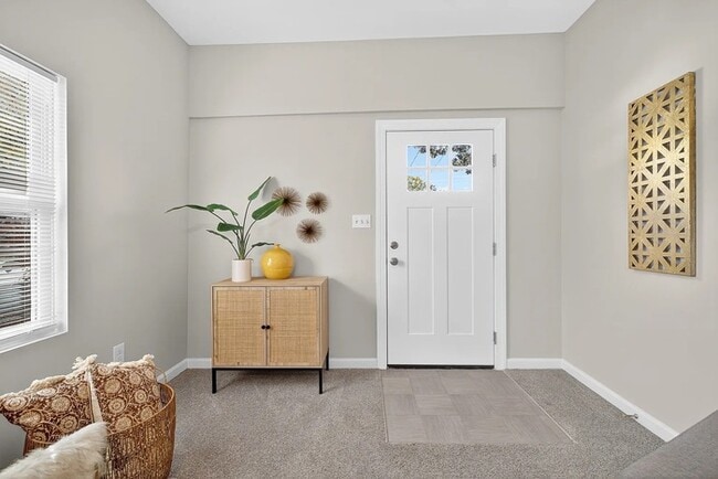 Building Photo - 830 Westwood Ave