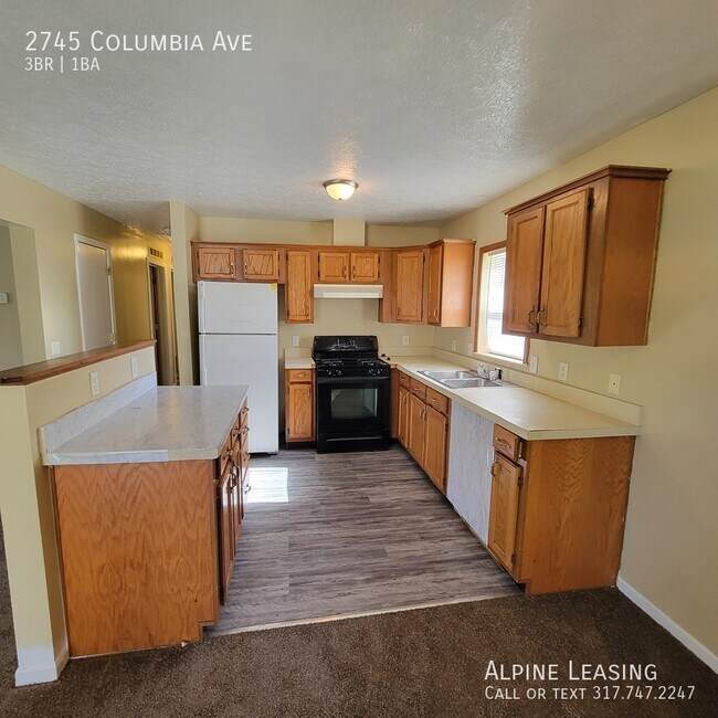 Building Photo - 2745 Columbia Ave