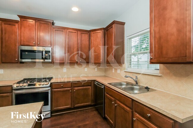 Foto del edificio - 4204 High Shoals Dr