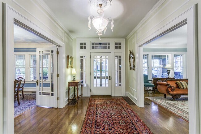 Foto del edificio - 4001 Miramar Ave