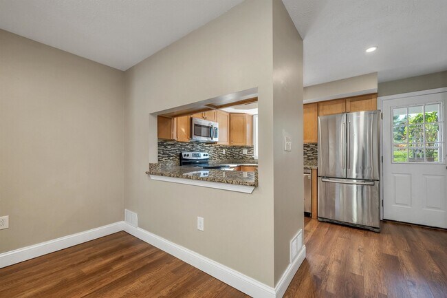 Building Photo - 32 Cadogan Way