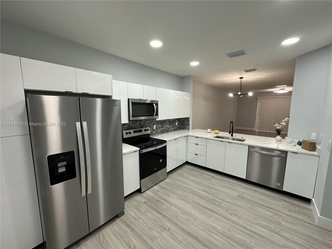 Foto del edificio - 2764 SW 83rd Ave