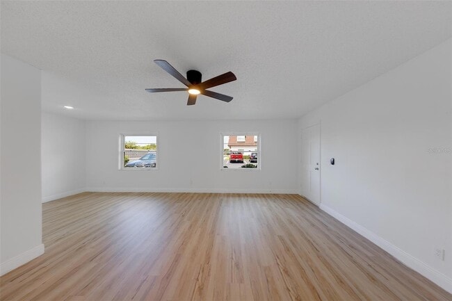 Building Photo - 9218 Tudor Dr