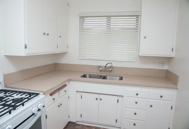 Remodeled kitchen - 1138 Cardiff Ave
