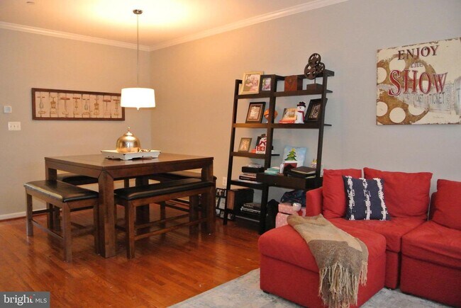 Building Photo - 111 Hearth Ct