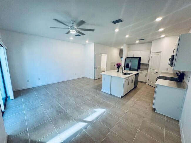 Foto del edificio - 8525 Lunar Skye St