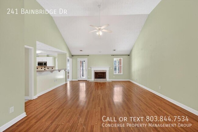 Foto del edificio - 241 Bainbridge Dr