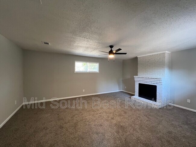 Foto del edificio - 3652 Brookmeade St