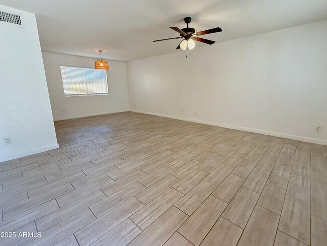 Foto del edificio - 8052 N 31st Ln