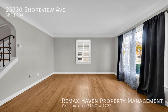 Foto del edificio - 25730 Shoreview Ave