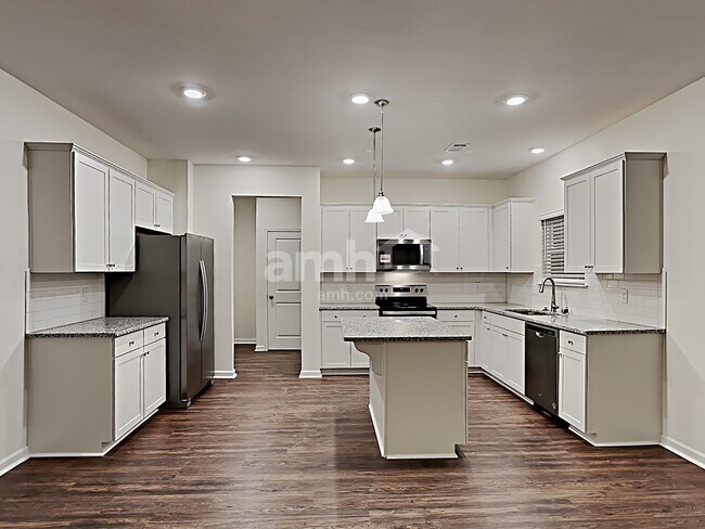 Building Photo - 41 Camp Cir